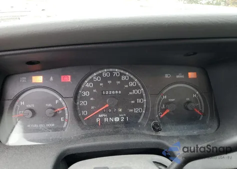 2004 Ford Crown Victoria Lx из США, поврежденный, VIN 2FAFP74W24X130033